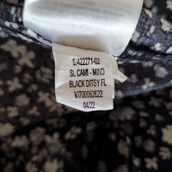 OLD NAVY Sz XXL Black Ditsy Floral Smocked Cami Tank Spaghetti Straps V-Neck - Picture 12 of 14